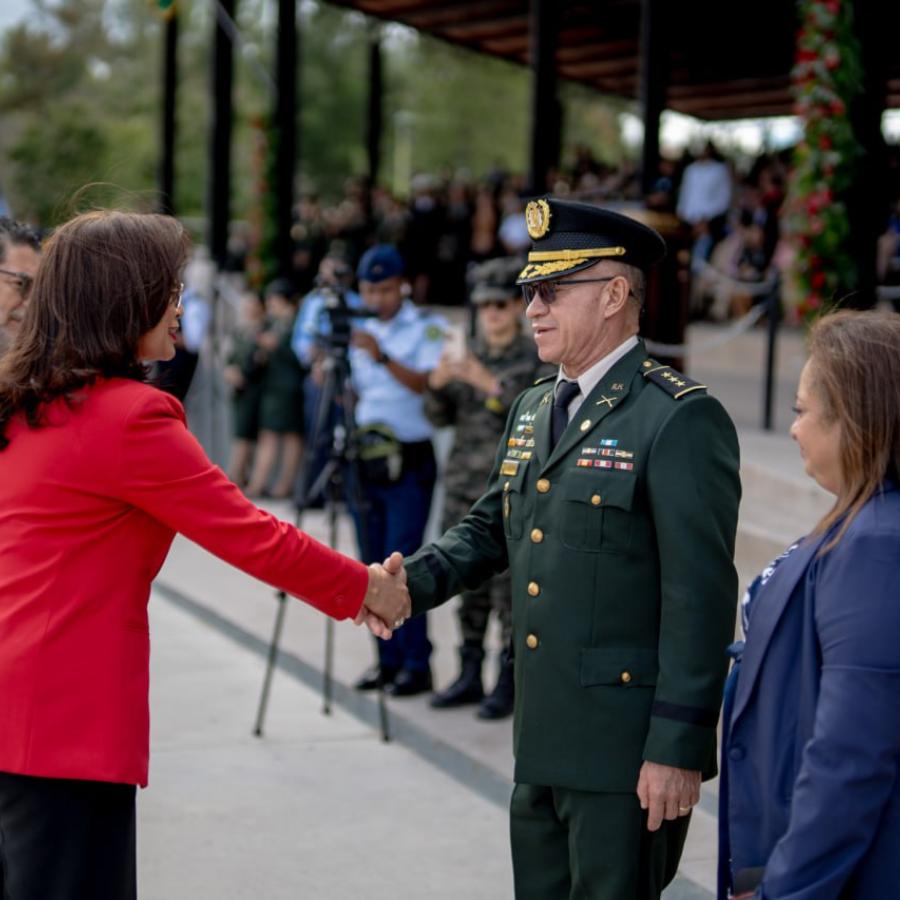 Ceremonia de despedida y honroso retiro de la XXVI promoción de Oficiales de las Fuerzas Armadas de Honduras