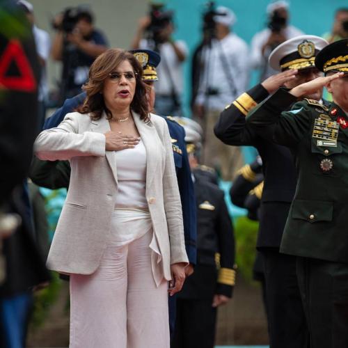 Ceremonia de izamiento de la Bandera Nacional de Honduras en conmemoración de 203 años de independencia patria