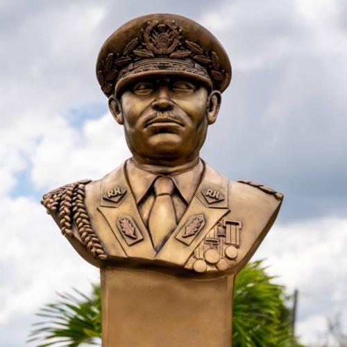 Develación de busto en honor al General de Brigada, Julián Arístides González Irías