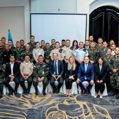 Soldados de Morazán participan en el Taller Fabricación Ilícita de armas de fuego y municiones