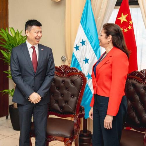 La Secretaría de Defensa potencia reunión bilateral con el embajador  Yu Bo de la República Popular China en Honduras.  