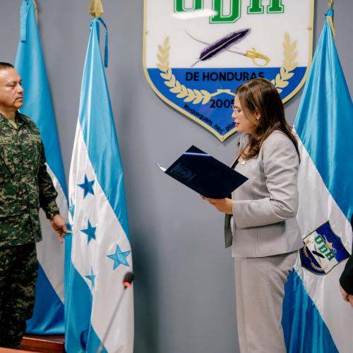 Juramentación al nuevo rector de la UDH